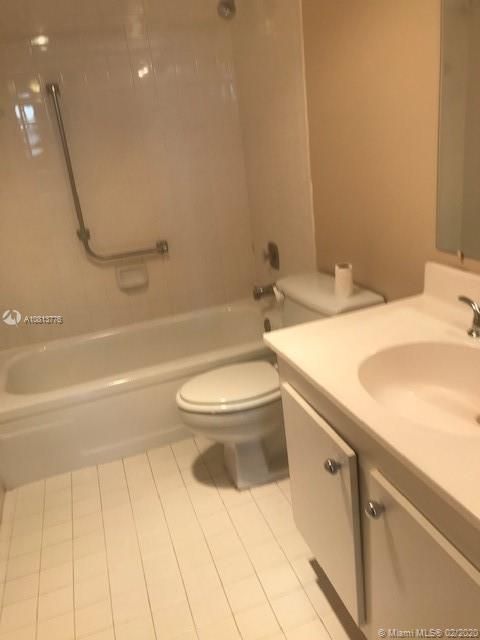 Recently Rented: $1,250 (1 beds, 1 baths, 830 Square Feet)
