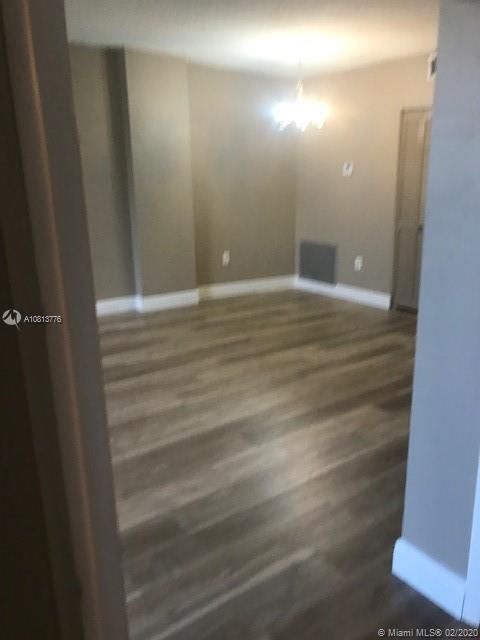 Recently Rented: $1,250 (1 beds, 1 baths, 830 Square Feet)