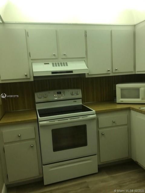 Recently Rented: $1,250 (1 beds, 1 baths, 830 Square Feet)