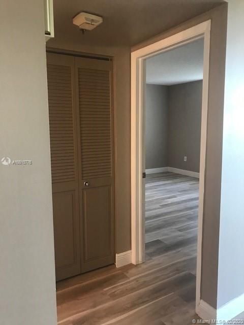 Recently Rented: $1,250 (1 beds, 1 baths, 830 Square Feet)
