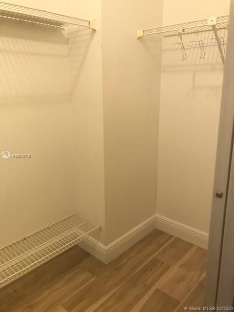 Recently Rented: $1,250 (1 beds, 1 baths, 830 Square Feet)