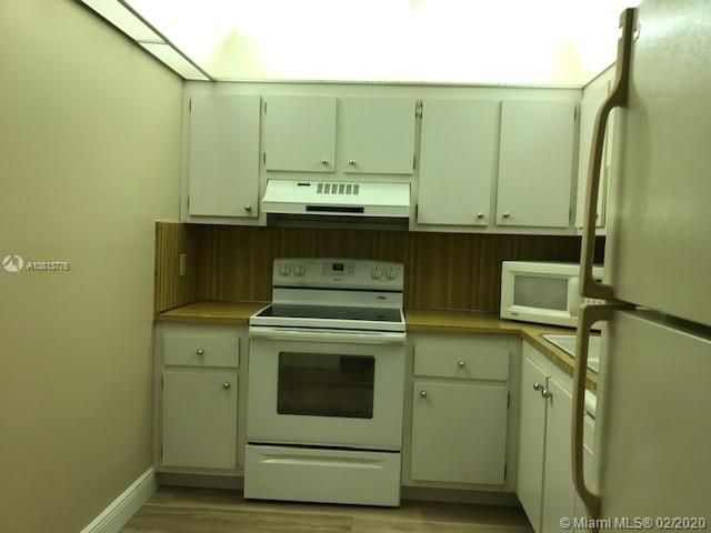 Recently Rented: $1,250 (1 beds, 1 baths, 830 Square Feet)