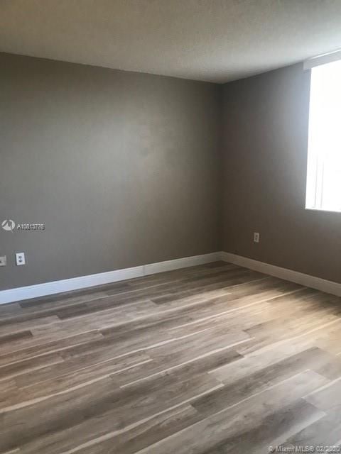 Recently Rented: $1,250 (1 beds, 1 baths, 830 Square Feet)