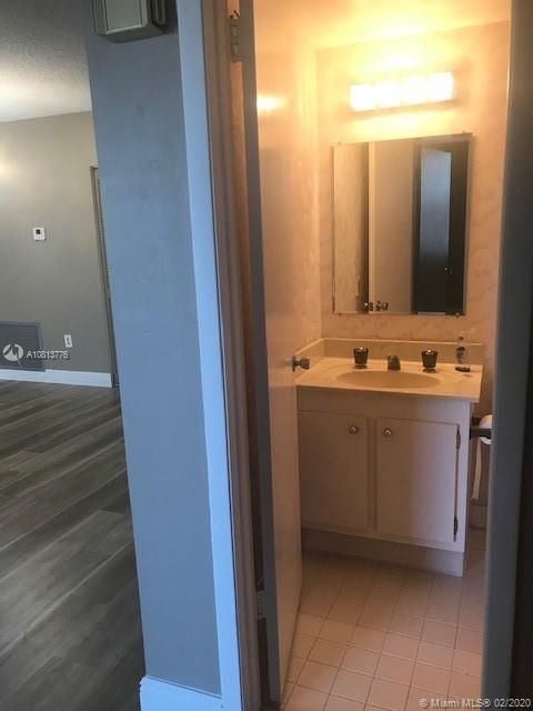 Recently Rented: $1,250 (1 beds, 1 baths, 830 Square Feet)