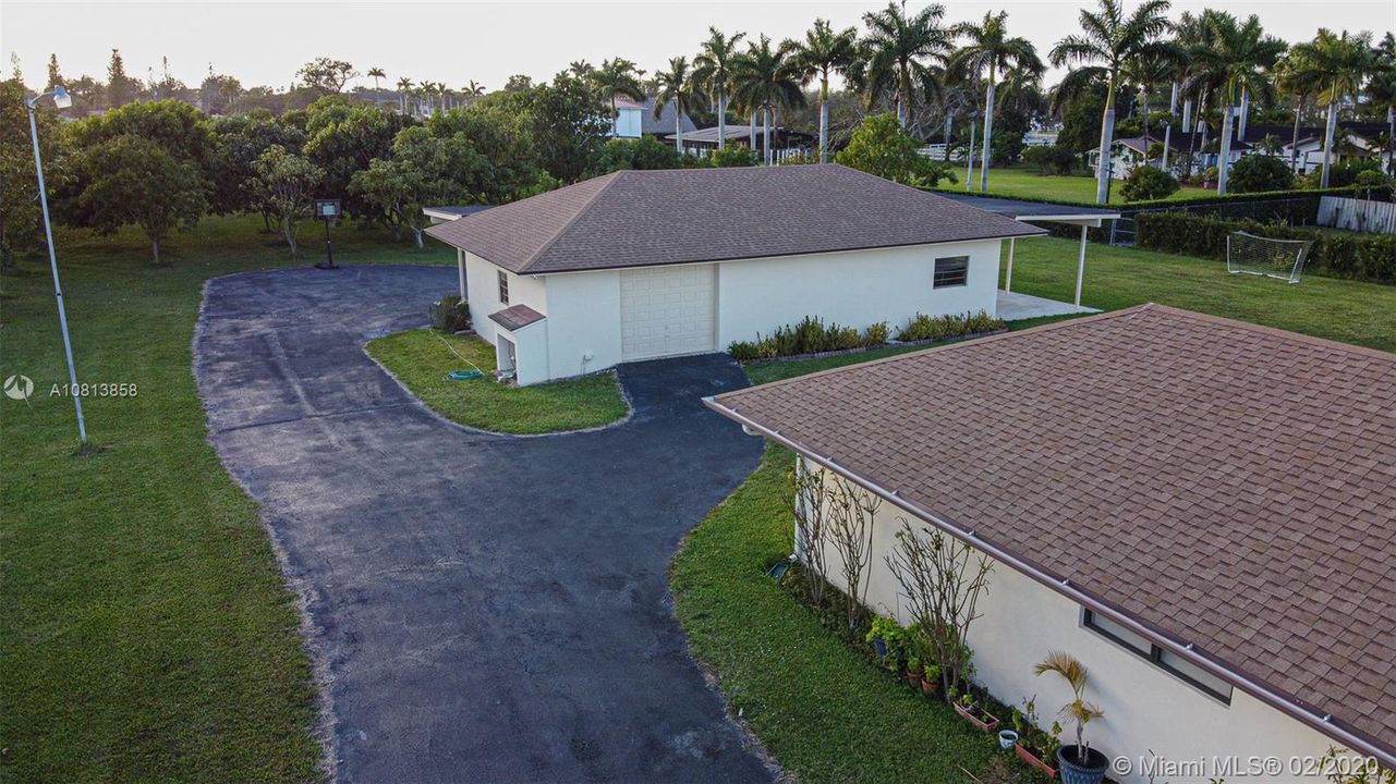 Vendido Recientemente: $2,050,000 (5 camas, 4 baños, 4008 Pies cuadrados)