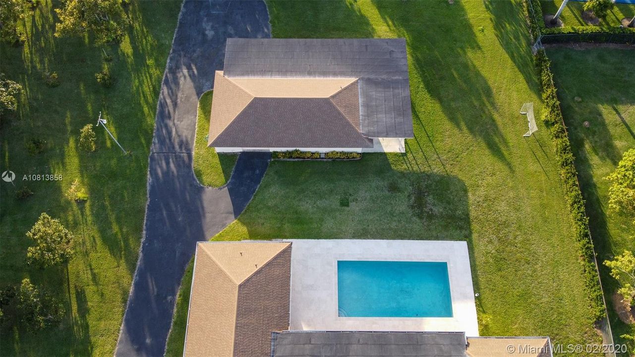 Vendido Recientemente: $2,050,000 (5 camas, 4 baños, 4008 Pies cuadrados)