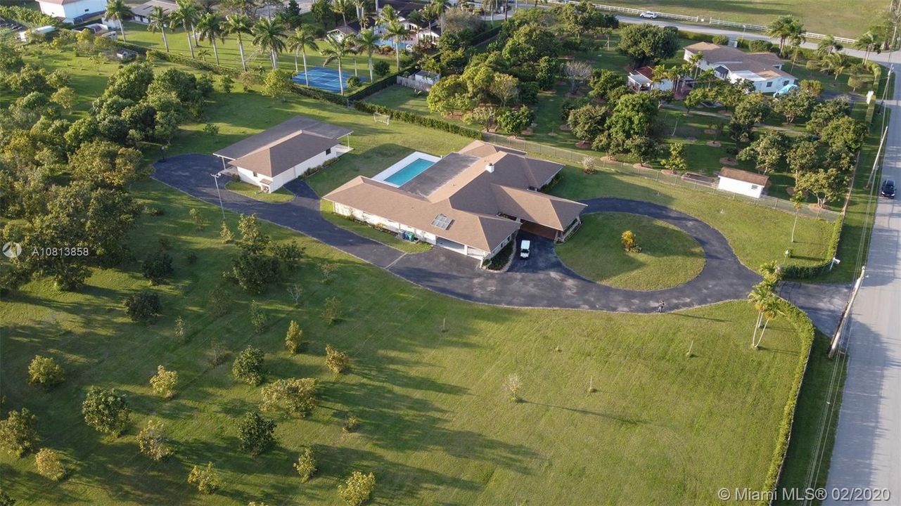 Vendido Recientemente: $2,050,000 (5 camas, 4 baños, 4008 Pies cuadrados)