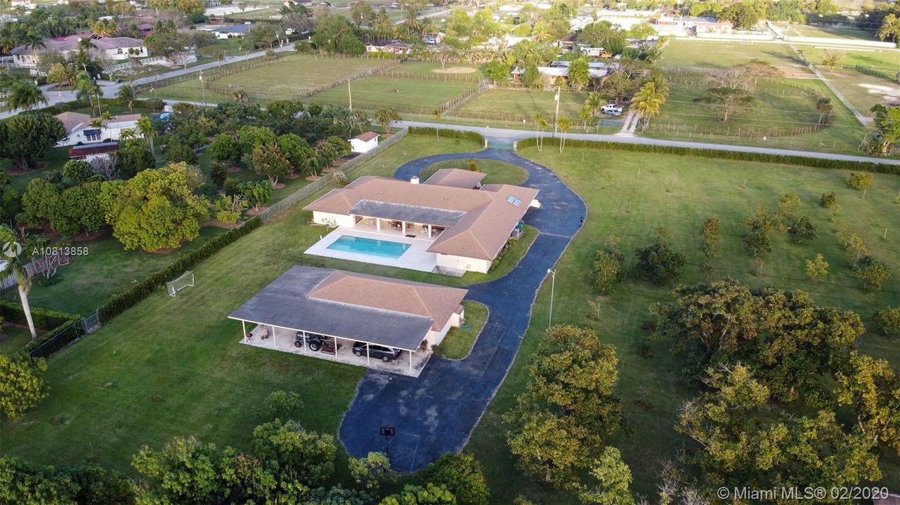 Vendido Recientemente: $2,050,000 (5 camas, 4 baños, 4008 Pies cuadrados)