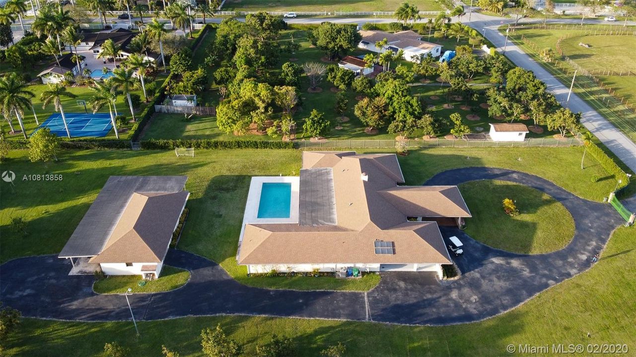Vendido Recientemente: $2,050,000 (5 camas, 4 baños, 4008 Pies cuadrados)