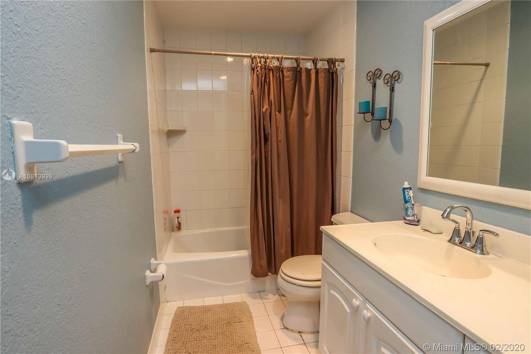 Recently Sold: $299,900 (4 beds, 2 baths, 1890 Square Feet)