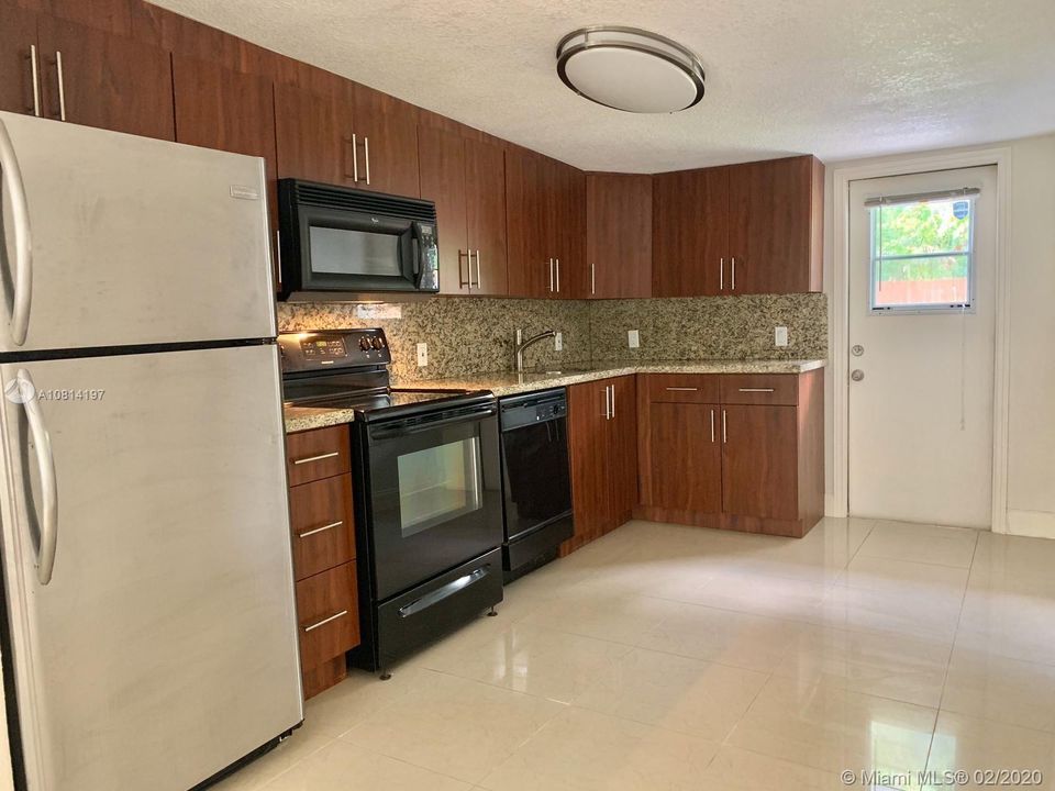 Недавно арендовано: $1,700 (2 спален, 2 ванн, 4734 Квадратных фут)