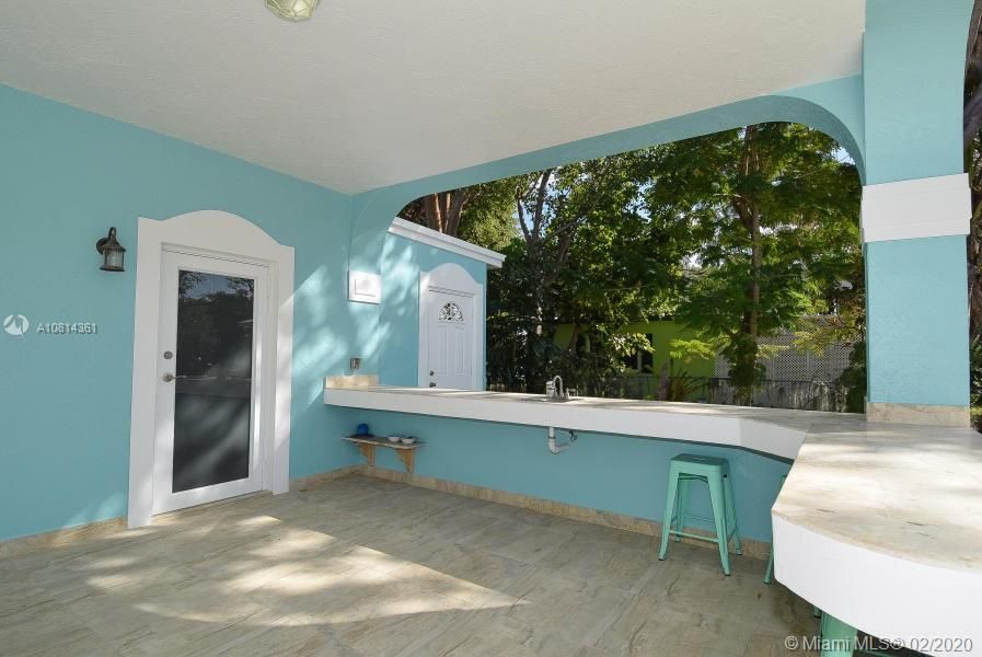 Vendido Recientemente: $664,900 (4 camas, 3 baños, 1547 Pies cuadrados)