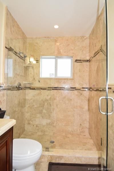 Vendido Recientemente: $664,900 (4 camas, 3 baños, 1547 Pies cuadrados)