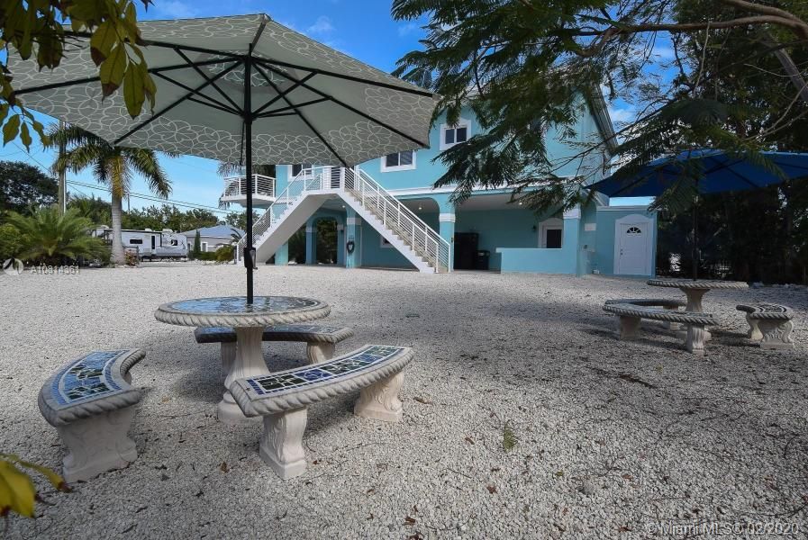 Vendido Recientemente: $664,900 (4 camas, 3 baños, 1547 Pies cuadrados)