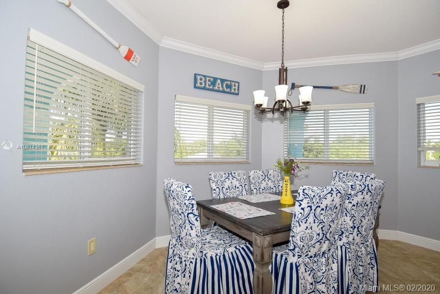 Vendido Recientemente: $664,900 (4 camas, 3 baños, 1547 Pies cuadrados)