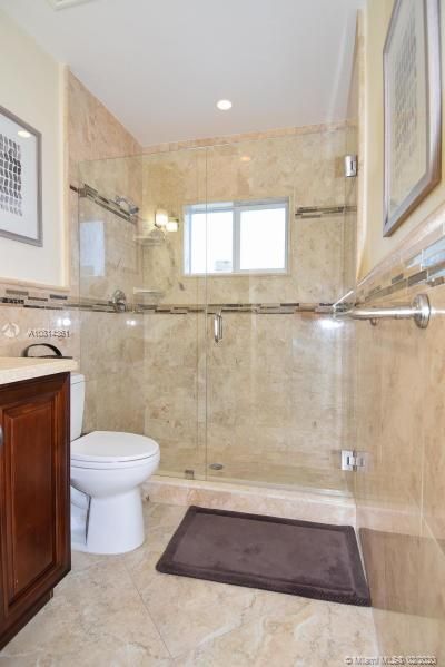 Vendido Recientemente: $664,900 (4 camas, 3 baños, 1547 Pies cuadrados)