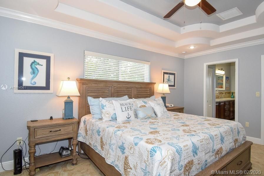 Vendido Recientemente: $664,900 (4 camas, 3 baños, 1547 Pies cuadrados)