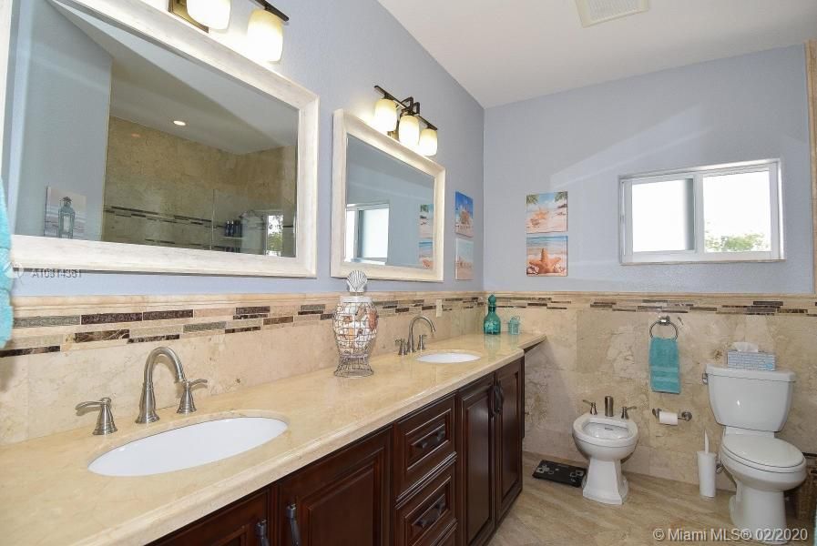 Vendido Recientemente: $664,900 (4 camas, 3 baños, 1547 Pies cuadrados)