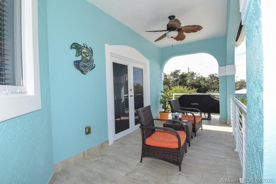 Vendido Recientemente: $664,900 (4 camas, 3 baños, 1547 Pies cuadrados)