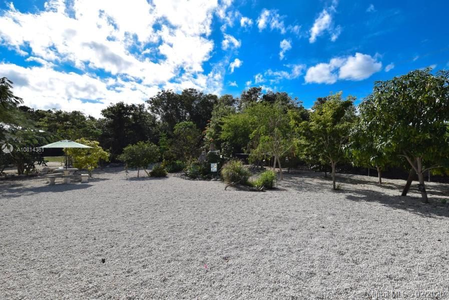 Vendido Recientemente: $664,900 (4 camas, 3 baños, 1547 Pies cuadrados)