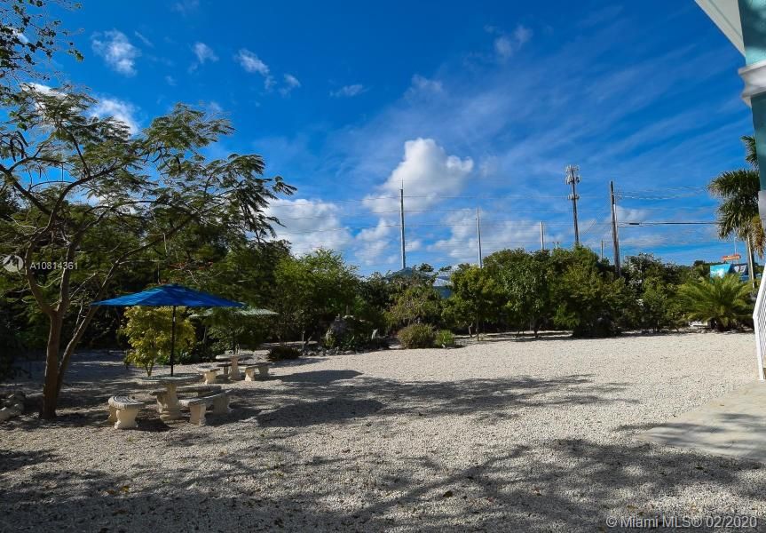 Vendido Recientemente: $664,900 (4 camas, 3 baños, 1547 Pies cuadrados)