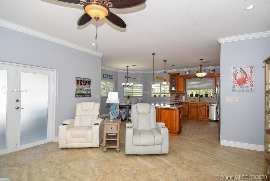 Vendido Recientemente: $664,900 (4 camas, 3 baños, 1547 Pies cuadrados)