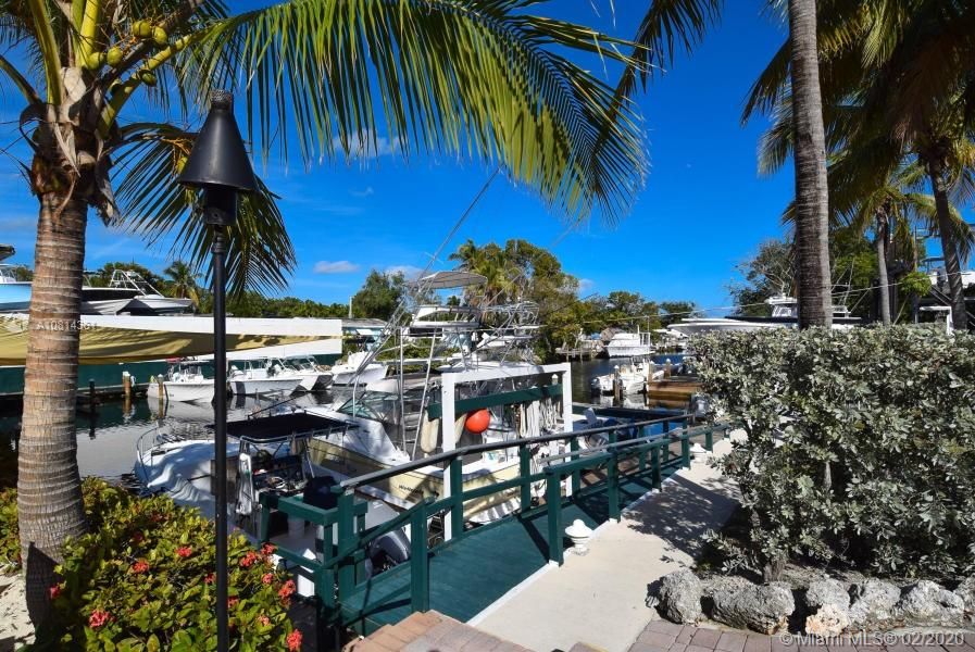 Vendido Recientemente: $664,900 (4 camas, 3 baños, 1547 Pies cuadrados)