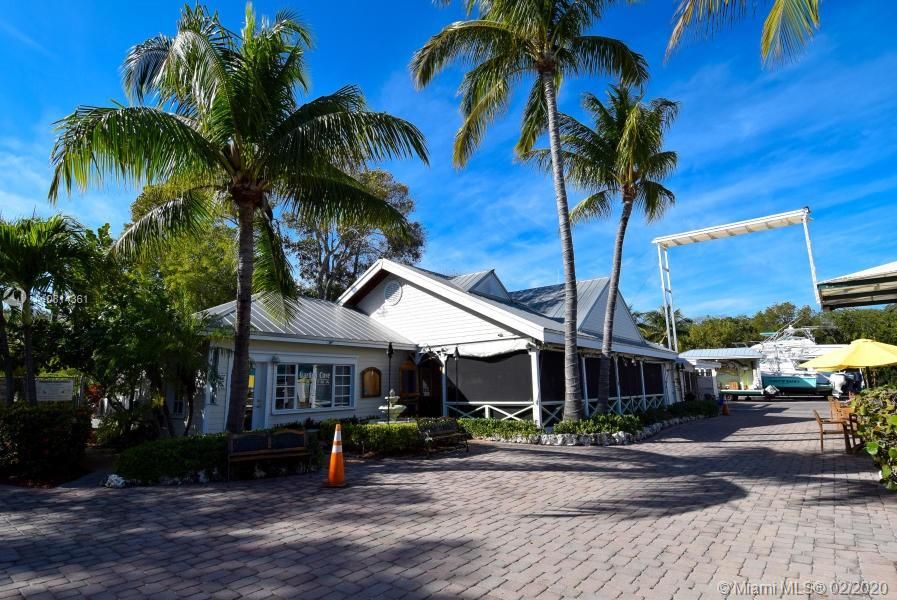 Vendido Recientemente: $664,900 (4 camas, 3 baños, 1547 Pies cuadrados)