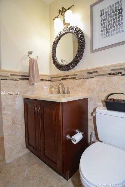 Vendido Recientemente: $664,900 (4 camas, 3 baños, 1547 Pies cuadrados)