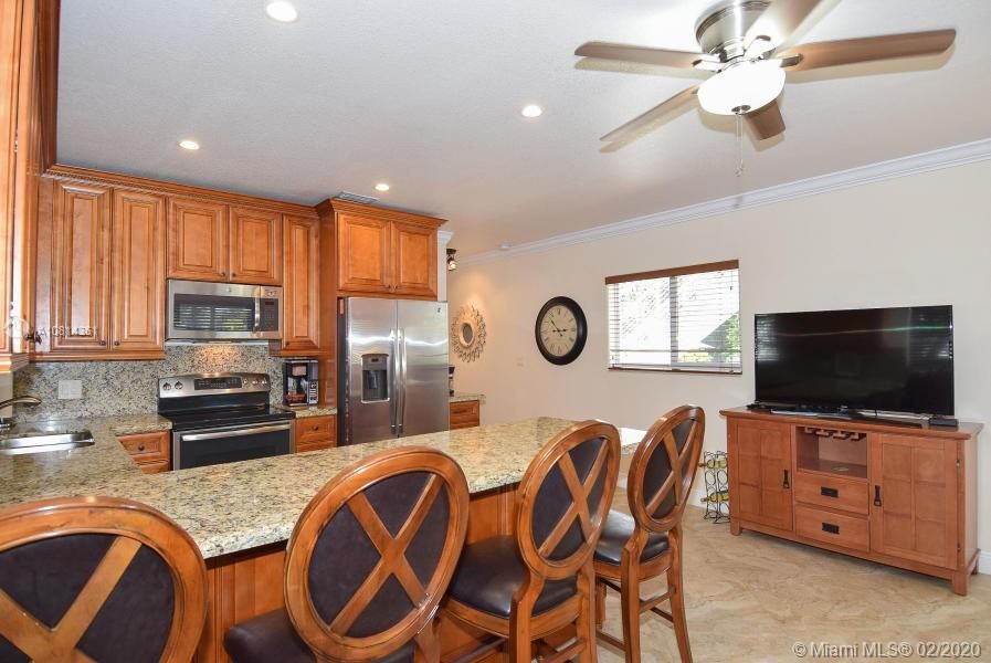 Vendido Recientemente: $664,900 (4 camas, 3 baños, 1547 Pies cuadrados)