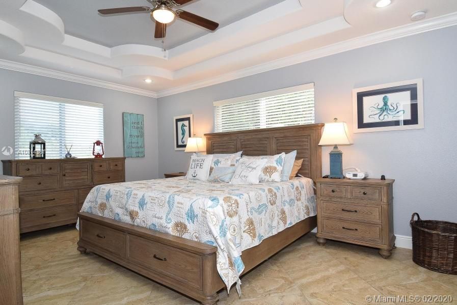 Vendido Recientemente: $664,900 (4 camas, 3 baños, 1547 Pies cuadrados)