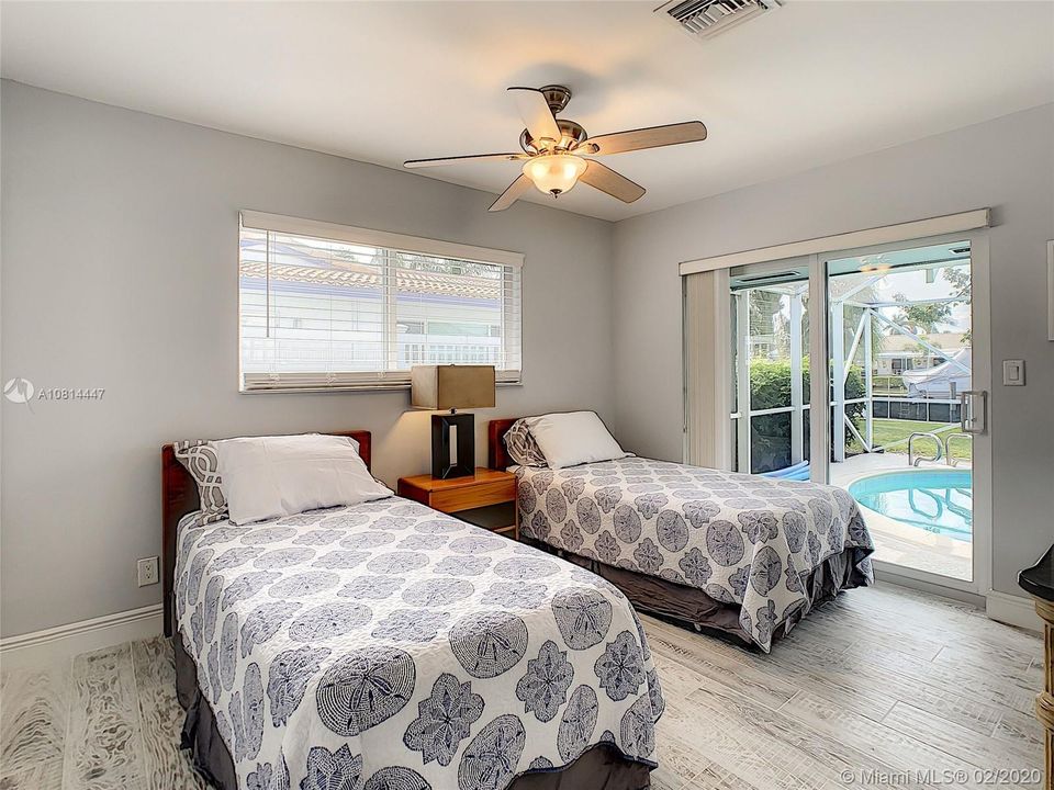 Vendido Recientemente: $779,000 (3 camas, 2 baños, 1592 Pies cuadrados)
