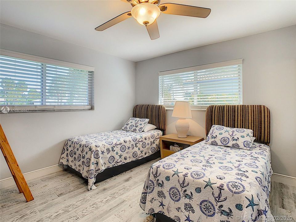 Vendido Recientemente: $779,000 (3 camas, 2 baños, 1592 Pies cuadrados)