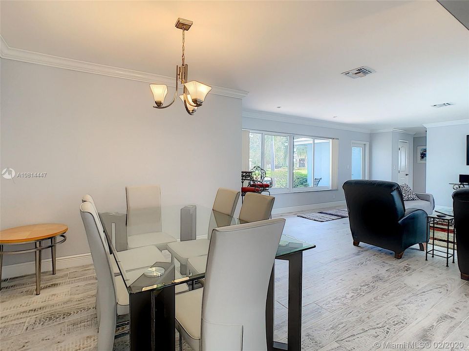 Vendido Recientemente: $779,000 (3 camas, 2 baños, 1592 Pies cuadrados)