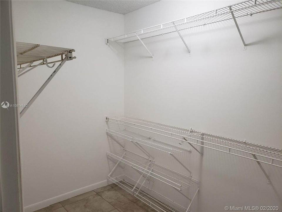 Recientemente alquilado: $1,400 (1 camas, 1 baños, 841 Pies cuadrados)