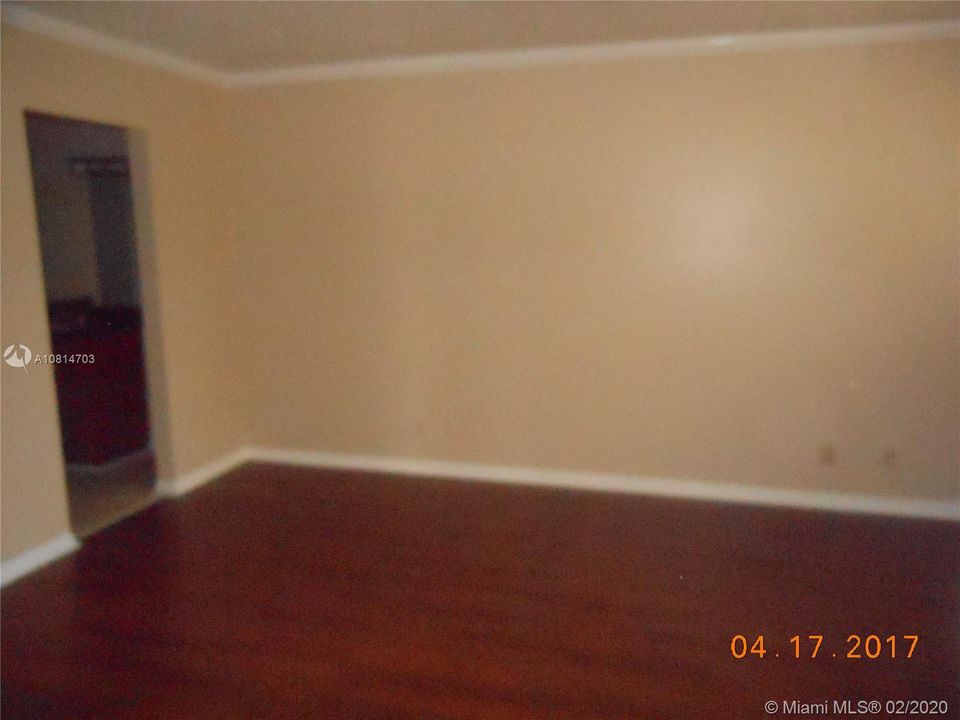 Recently Rented: $800 (1 beds, 1 baths, 420 Square Feet)