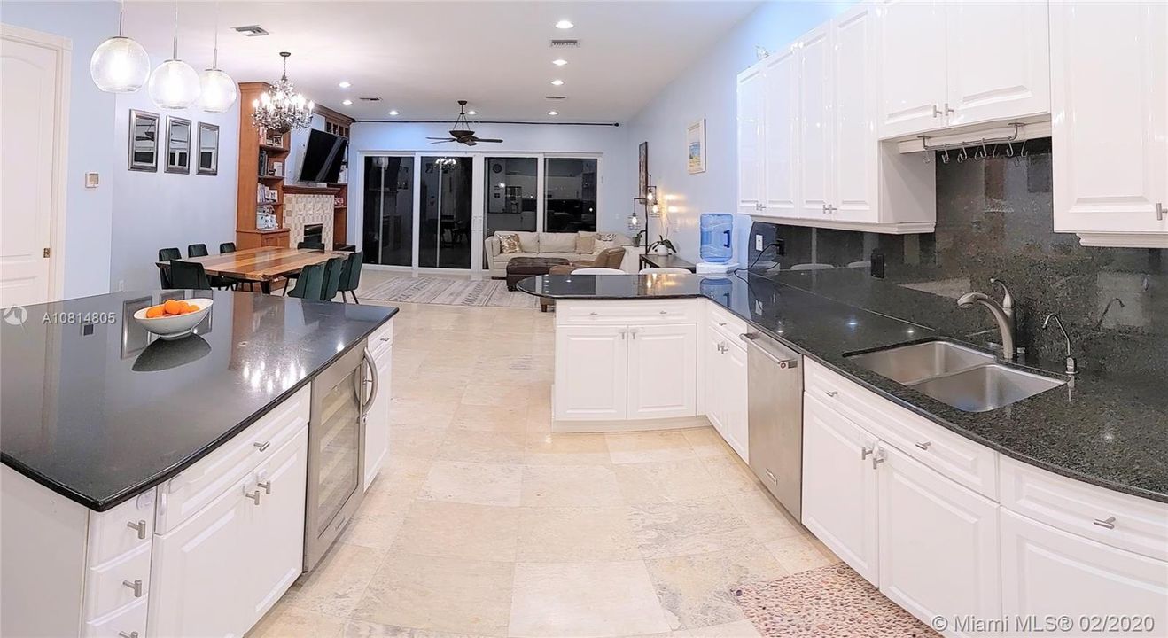 Recently Sold: $799,999 (3 beds, 3 baths, 2719 Square Feet)