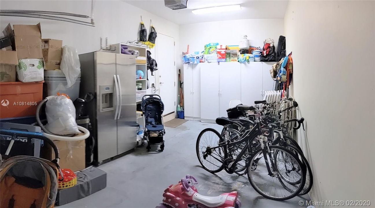 Recently Sold: $799,999 (3 beds, 3 baths, 2719 Square Feet)