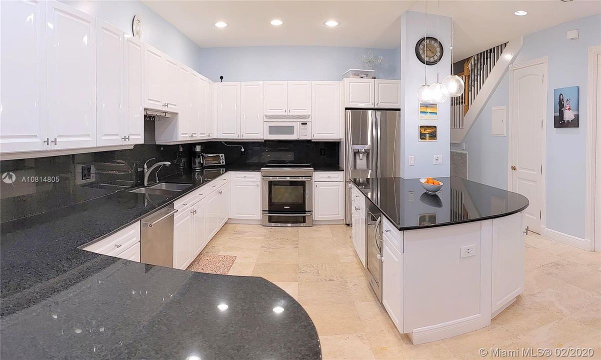 Recently Sold: $799,999 (3 beds, 3 baths, 2719 Square Feet)