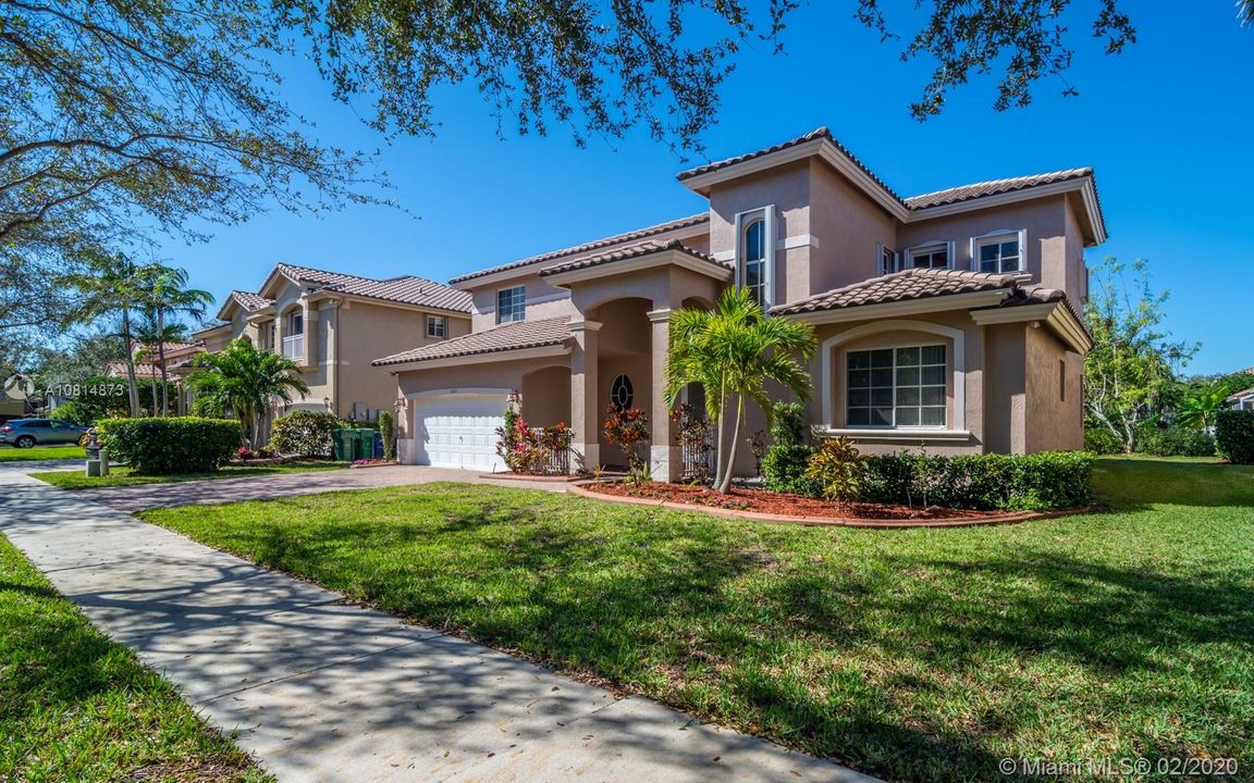 Recently Sold: $650,000 (4 beds, 3 baths, 3375 Square Feet)