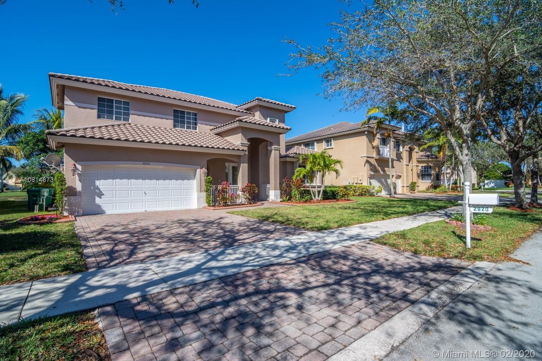 Recently Sold: $650,000 (4 beds, 3 baths, 3375 Square Feet)