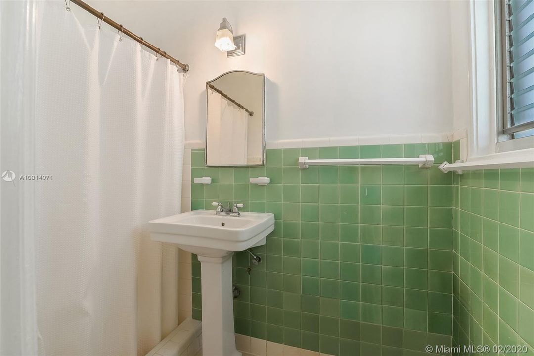 最近租的: $6,000 (3 贝兹, 3 浴室, 1980 平方英尺)