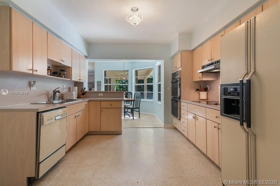 Vendido Recientemente: $529,000 (3 camas, 2 baños, 1980 Pies cuadrados)