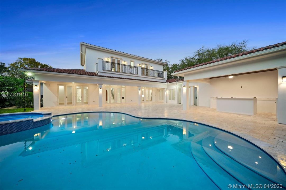 Recently Sold: $3,295,000 (5 beds, 5 baths, 5130 Square Feet)