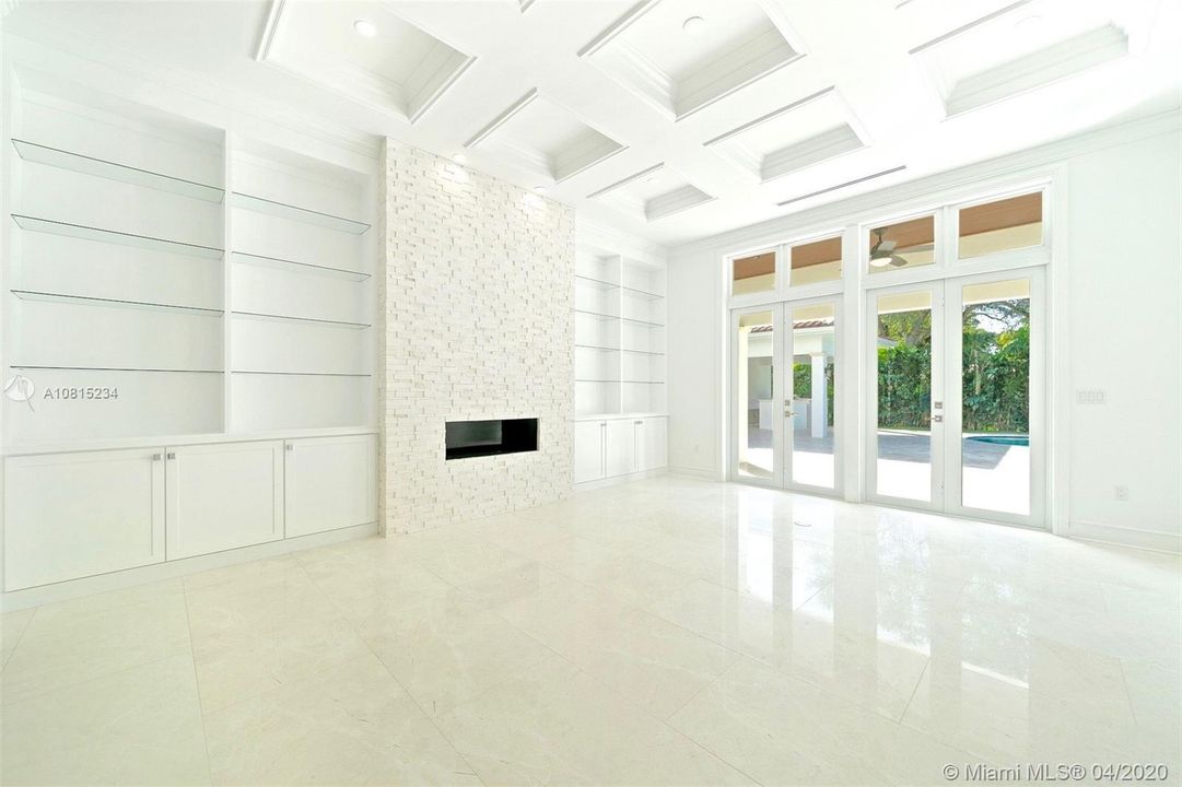 Recently Sold: $3,295,000 (5 beds, 5 baths, 5130 Square Feet)