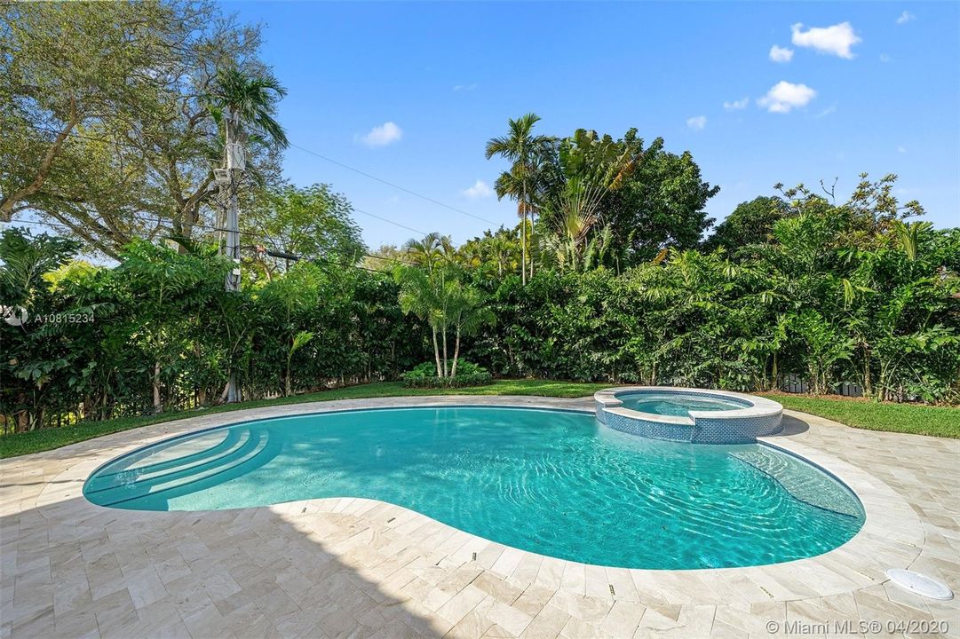 Recently Sold: $3,295,000 (5 beds, 5 baths, 5130 Square Feet)