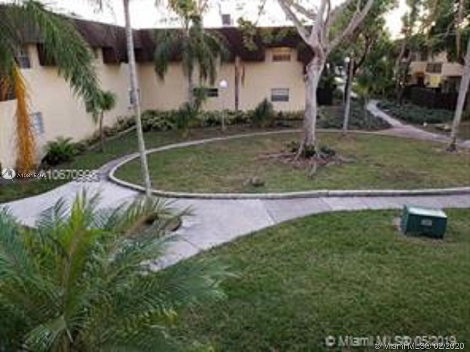 Recently Rented: $1,550 (2 beds, 2 baths, 976 Square Feet)