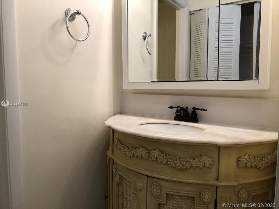 Recently Rented: $1,550 (2 beds, 2 baths, 976 Square Feet)