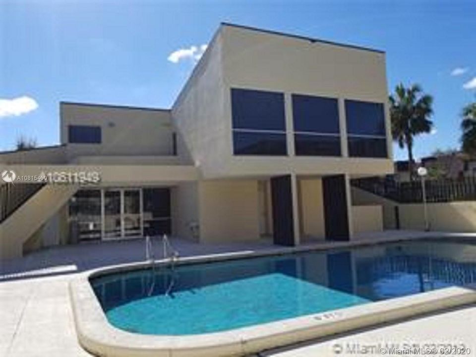 Recently Rented: $1,550 (2 beds, 2 baths, 976 Square Feet)