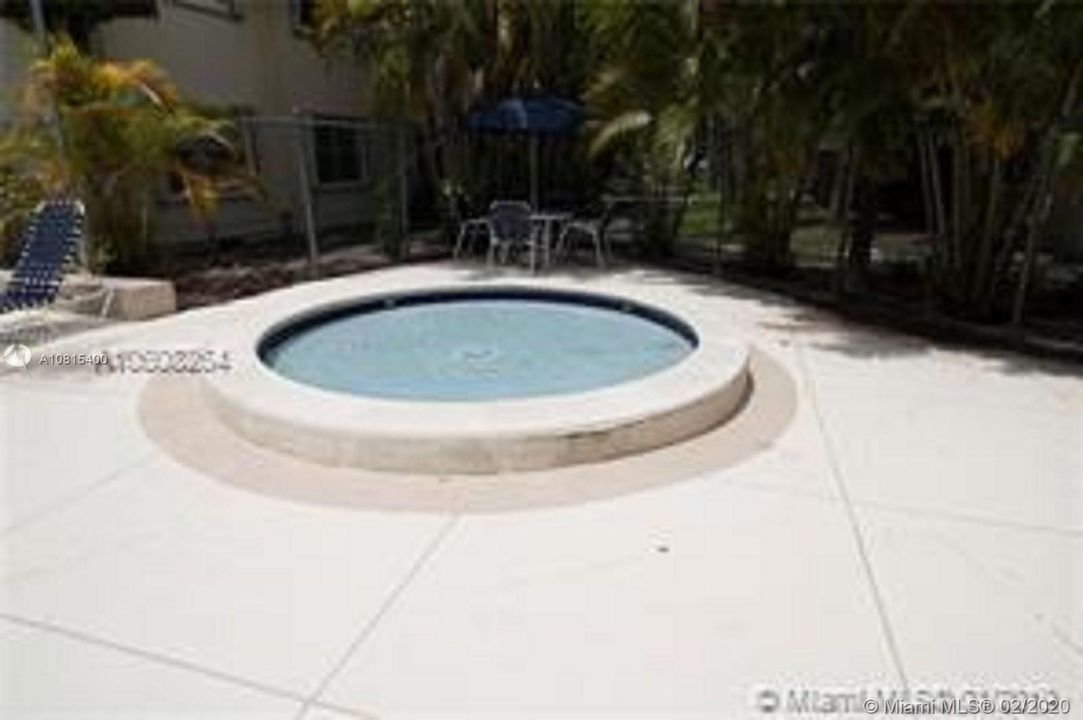 Recently Rented: $1,550 (2 beds, 2 baths, 976 Square Feet)